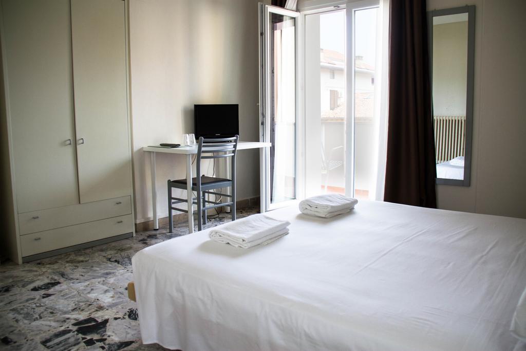 Hotel Arianna Iseo Kamer foto