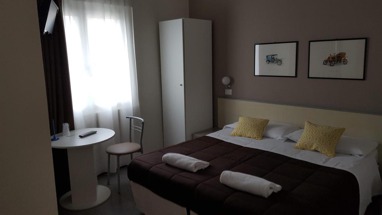Hotel Arianna Iseo Buitenkant foto